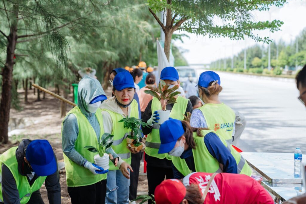 MTT03190 min scaled 1