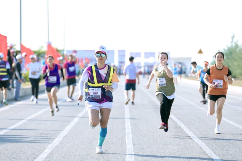 Gần 300 Vận Động Viên tham gia giải chạy Color Run 2023 tại KCN Nam Đình Vũ 3 z4918691243857 b7cf4416ead085e0a95ea42373abe001 1536x1025 2